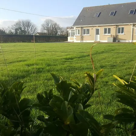 Dom wakacyjny Large Luxury House Ballyell