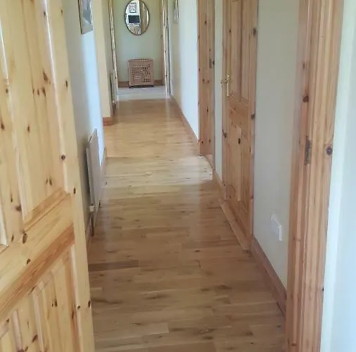 Dom wakacyjny Large Luxury House *